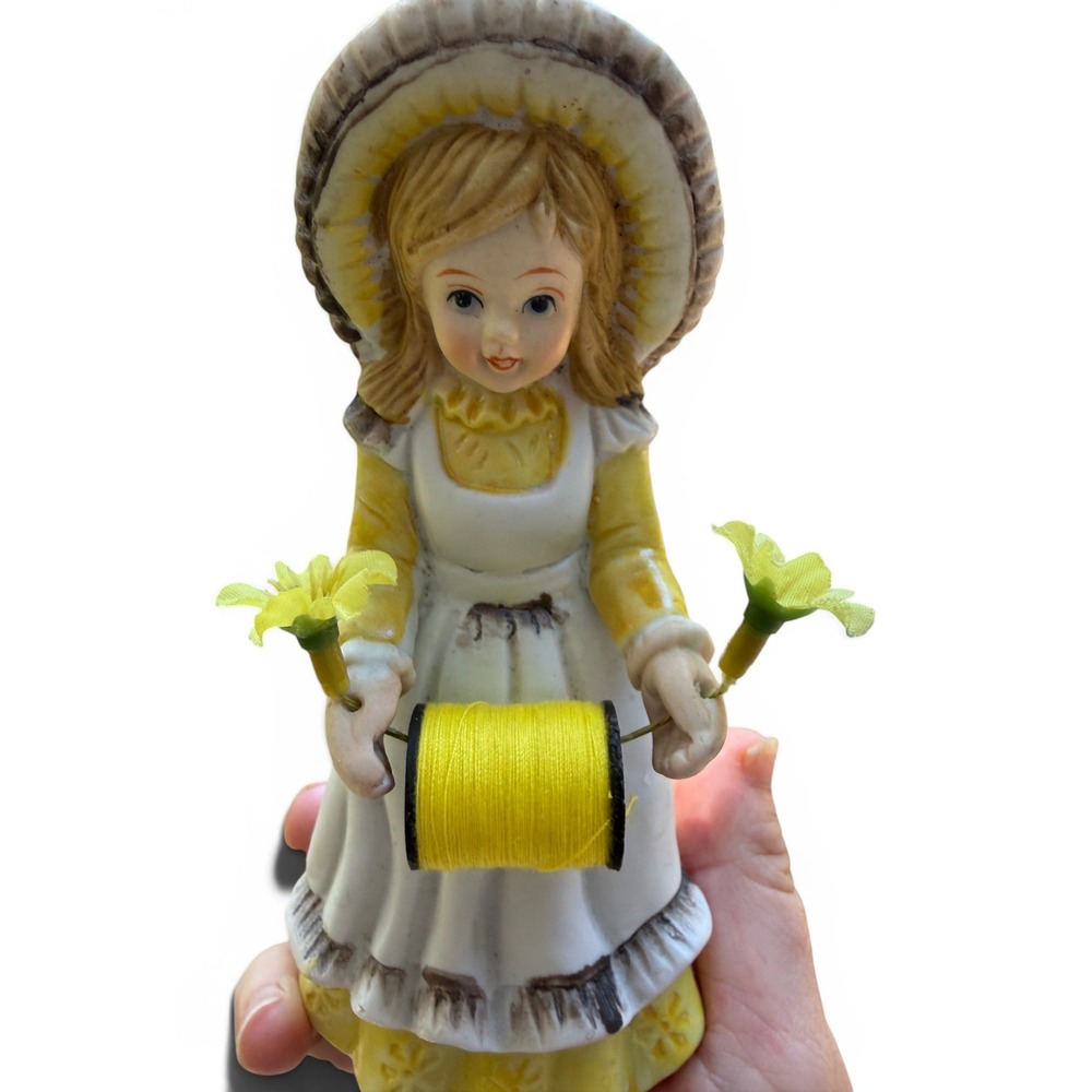 Vintage Ceramic Southern Belle Figurine Pin Cushion - Picture 11 of 14